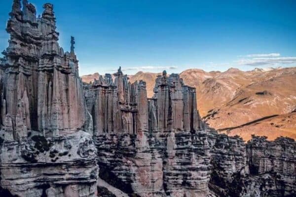 Explorando los Bosques de Piedra en el Perú: Maravillas Geológicas de Pasco, Cusco, Cajamarca y Más 18 Bosque Piedras macusani Puno