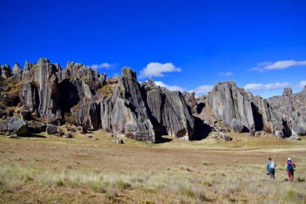 Explorando los Bosques de Piedra en el Perú: Maravillas Geológicas de Pasco, Cusco, Cajamarca y Más 14 Hatun Machay qeswachakaperutours