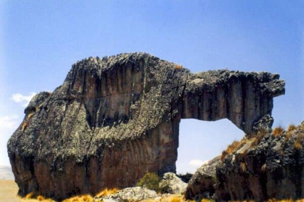 Explorando los Bosques de Piedra en el Perú: Maravillas Geológicas de Pasco, Cusco, Cajamarca y Más