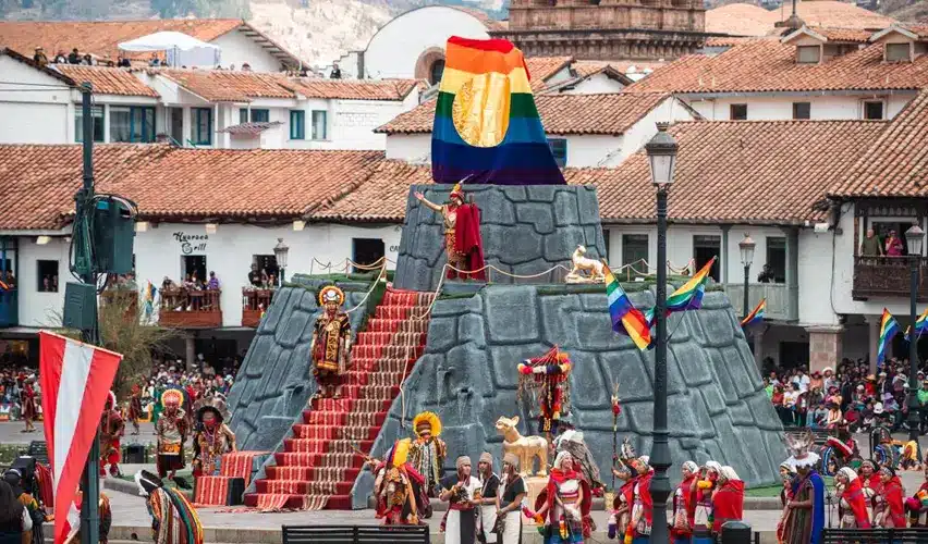 ceremonia inca explanada saqsaywaman evento cultural