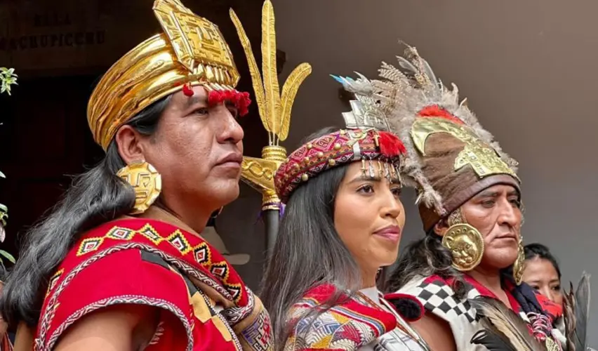 personajes inca trajes ceremoniales representacion historica
