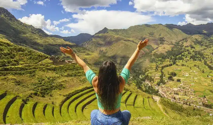 Laguna Parón: 5 Razones para Descubrir la Espectacular Joya Turquesa del Perú 26 Vista panorámica del Valle Sagrado de los Incas