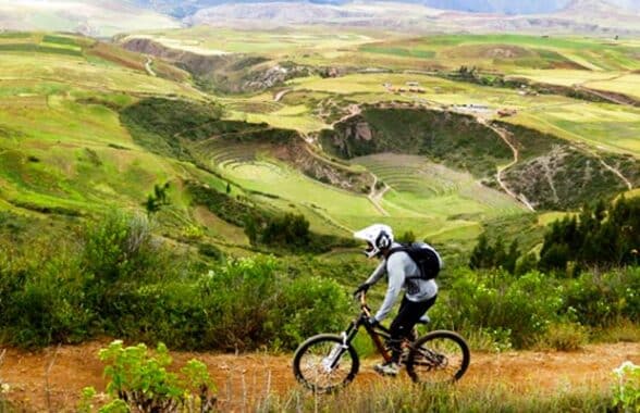 Tour en Bicicleta Cusco – Maras – Moray – Salineras Full Day