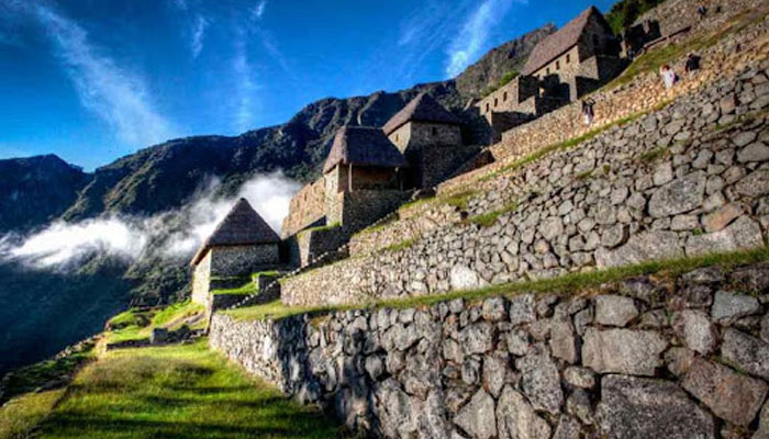 Schedules and New Circuits for Exploring Machu Picchu