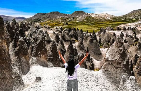 Pampachiri Stone Forest and Smurfs House tour 2 days  / 1 nights– Abancay, Perú